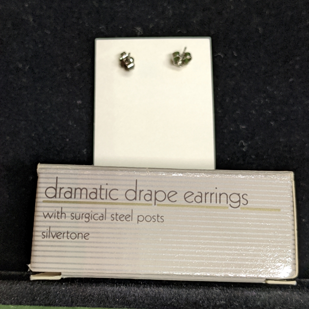 Avon Vintage Dramatic Drape Silver-Tone Pierced D… - image 2